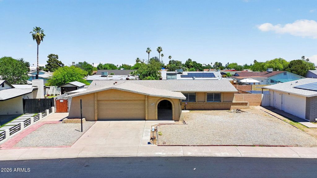 Image 34 of property listing at 4534 W VOGEL Avenue, Glendale, AZ 85302