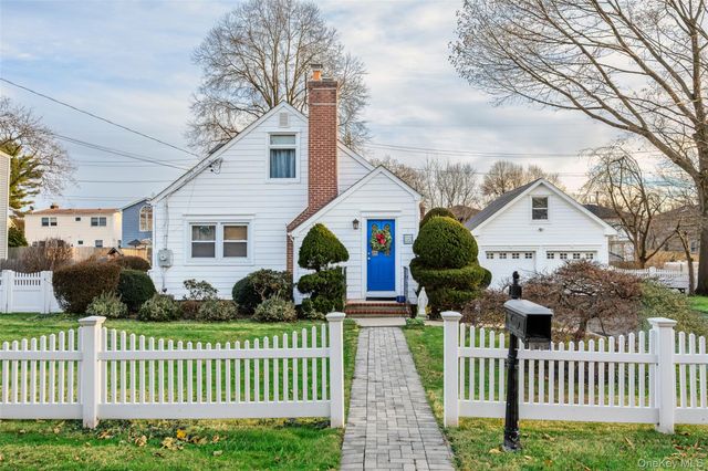 64 Smith Street, Greenlawn, NY 11740