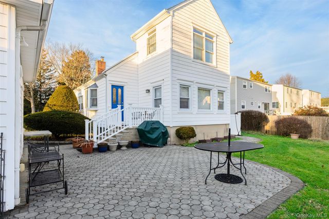 64 Smith Street, Greenlawn, NY 11740