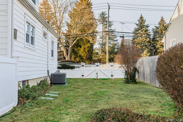 64 Smith Street, Greenlawn, NY 11740