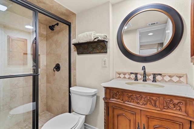 176 World Of Tennis SQ, Lakeway, TX 78734