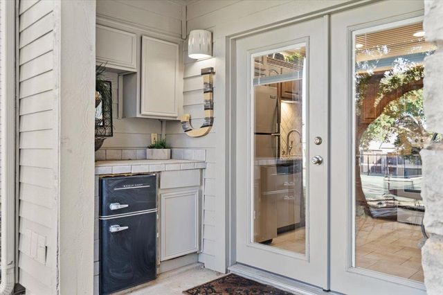 176 World Of Tennis SQ, Lakeway, TX 78734