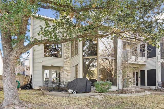 176 World Of Tennis SQ, Lakeway, TX 78734