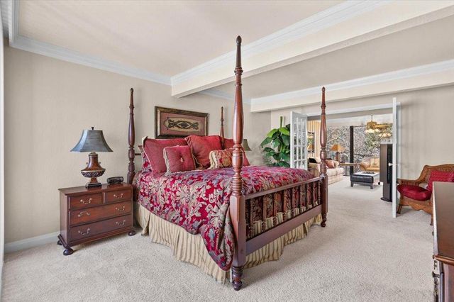 176 World Of Tennis SQ, Lakeway, TX 78734