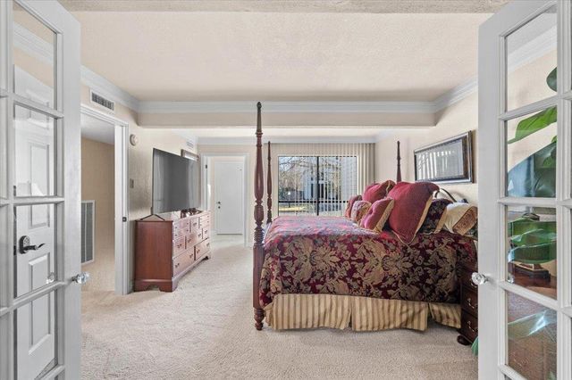 176 World Of Tennis SQ, Lakeway, TX 78734