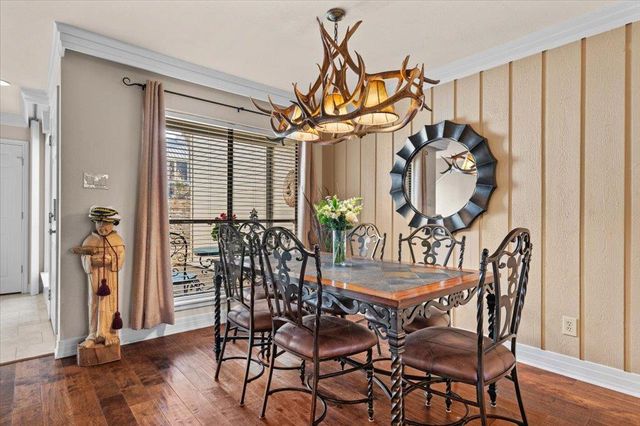 176 World Of Tennis SQ, Lakeway, TX 78734