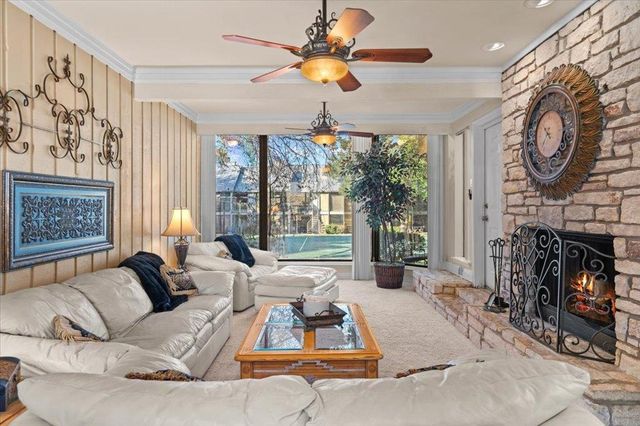 176 World Of Tennis SQ, Lakeway, TX 78734