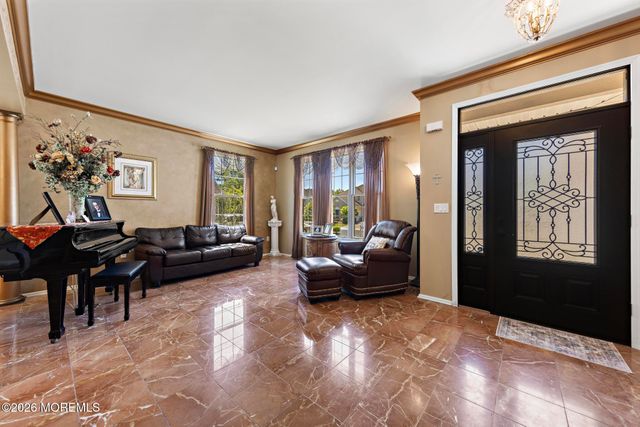 87 E Parsonage Way, Manalapan, NJ 07726