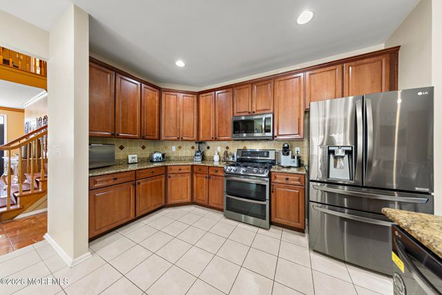 87 E Parsonage Way, Manalapan, NJ 07726