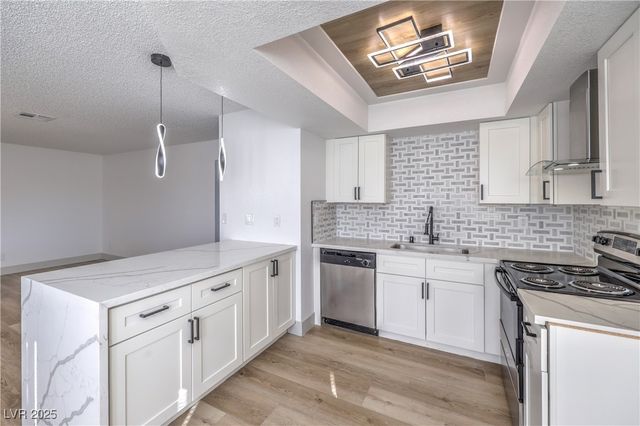 1009 Sulphur Springs Lane 102, Las Vegas, NV 89128