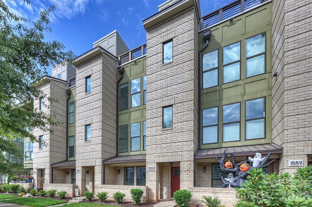 1555 Duckworth Avenue, Charlotte, NC 28208