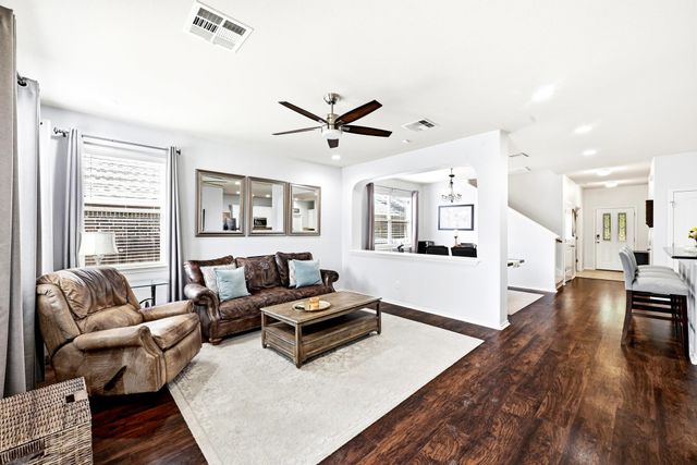 9705 Sydney Marilyn LN, Austin, TX 78748
