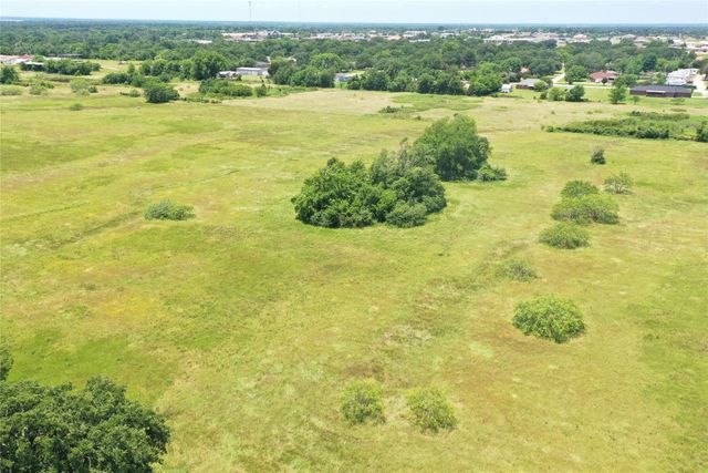 381 Paddock Drive B, Mabank, TX 75156