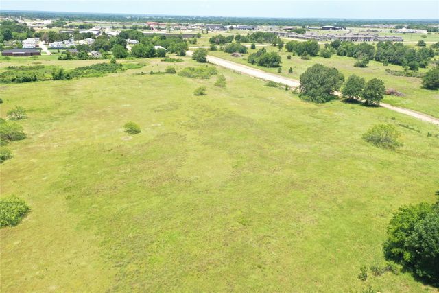 381 Paddock Drive B, Mabank, TX 75156