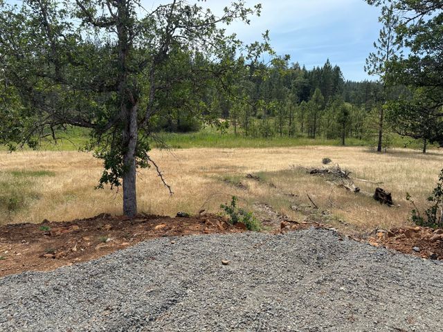 9260 Butte Falls Highway, Eagle Point, OR 97524