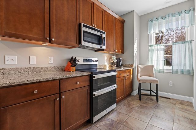 315 Old River Road 3, Lincoln, RI 02838