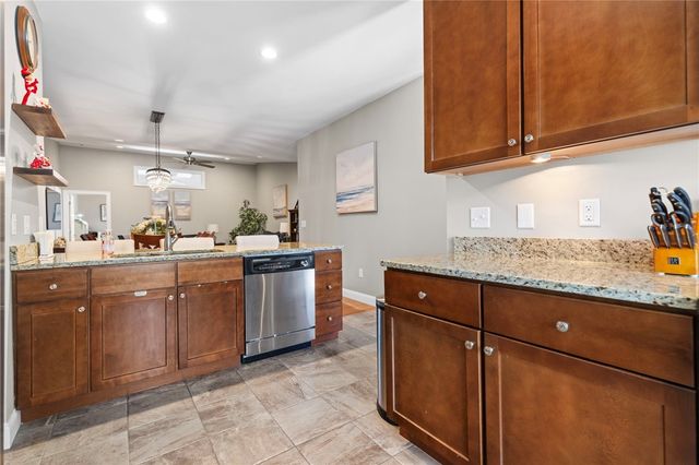 315 Old River Road 3, Lincoln, RI 02838