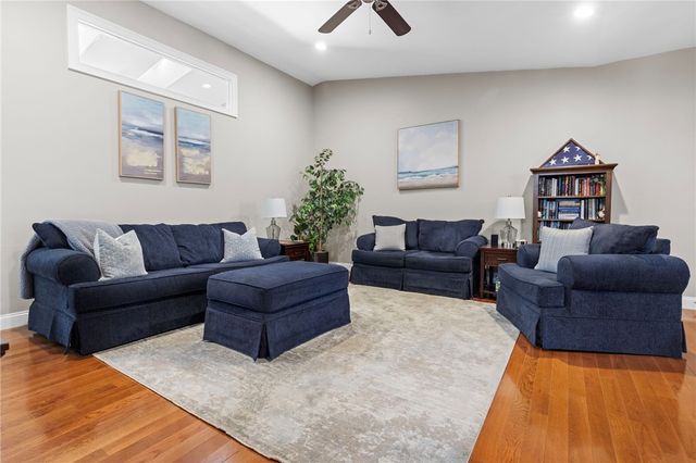 315 Old River Road 3, Lincoln, RI 02838