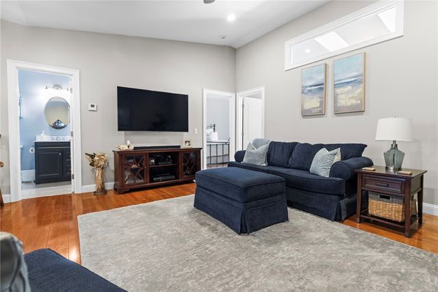 315 Old River Road 3, Lincoln, RI 02838