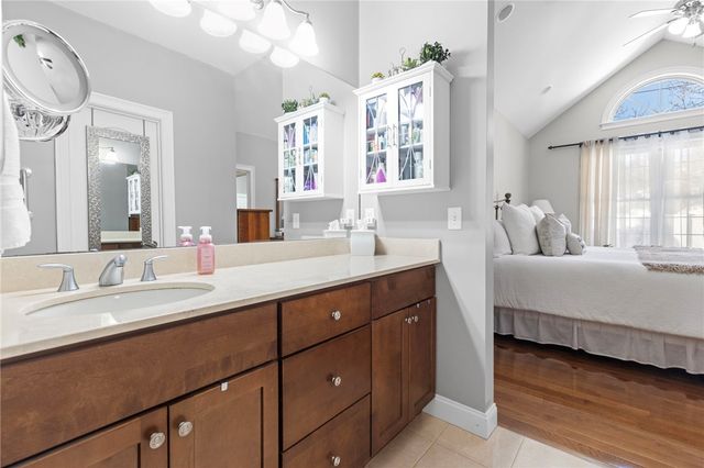 315 Old River Road 3, Lincoln, RI 02838