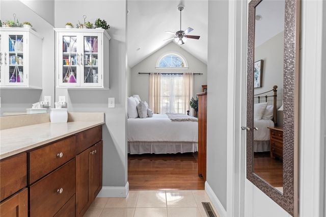 315 Old River Road 3, Lincoln, RI 02838