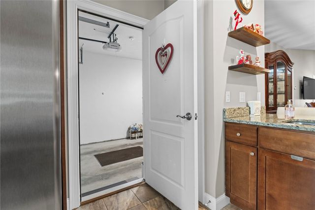 315 Old River Road 3, Lincoln, RI 02838