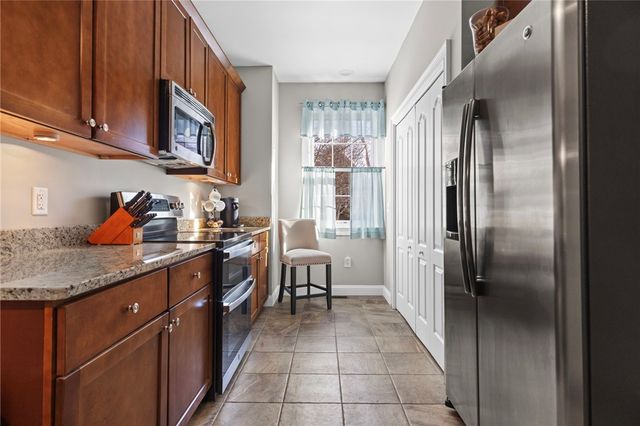 315 Old River Road 3, Lincoln, RI 02838