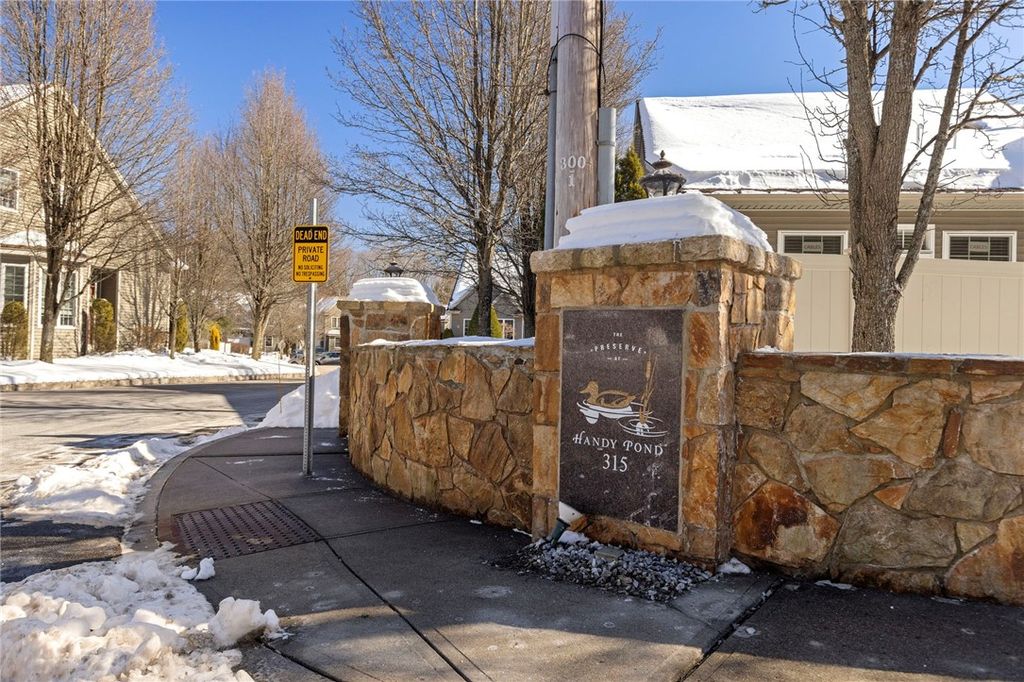 315 Old River Road 3, Lincoln, RI 02838