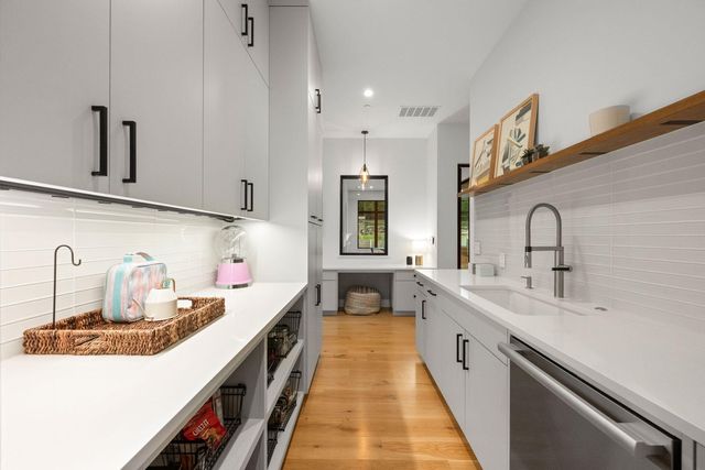 10208 Milky WAY, Austin, TX 78730