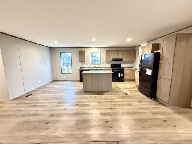 665 Camp Belle Air Rd, Sparta, TN 38583