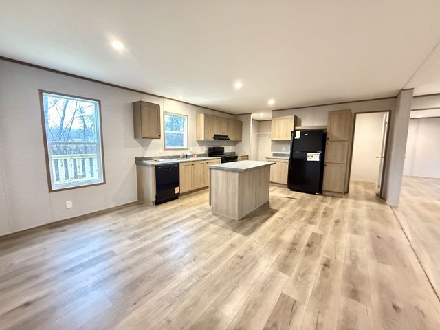 665 Camp Belle Air Rd, Sparta, TN 38583