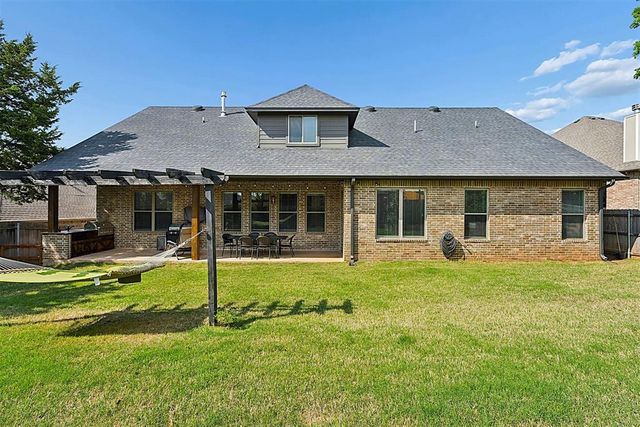 8624 Snow Court, Edmond, OK 73007