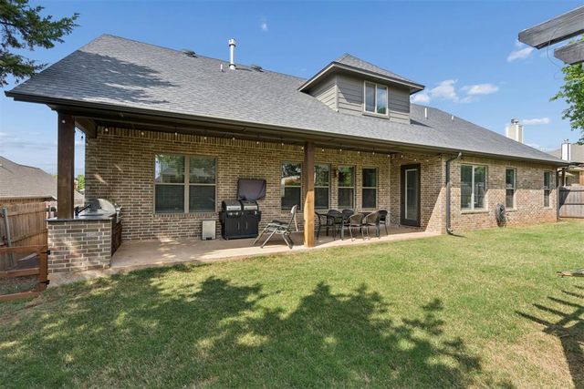 8624 Snow Court, Edmond, OK 73007