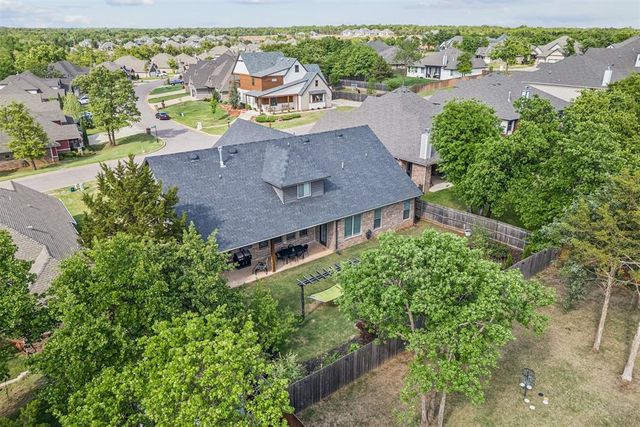 8624 Snow Court, Edmond, OK 73007