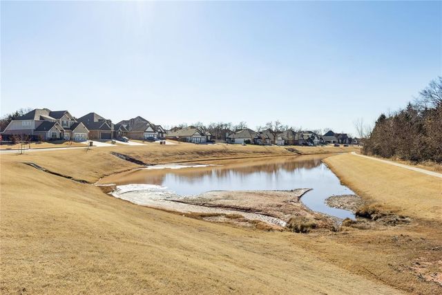 8624 Snow Court, Edmond, OK 73007