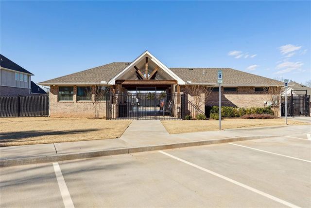 8624 Snow Court, Edmond, OK 73007