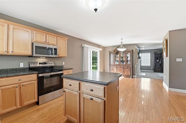 104 Angel Oak Court, Edwardsville, IL 62025