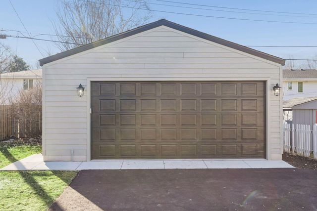 2520 Lynn Avenue S, Saint Louis Park, MN 55416