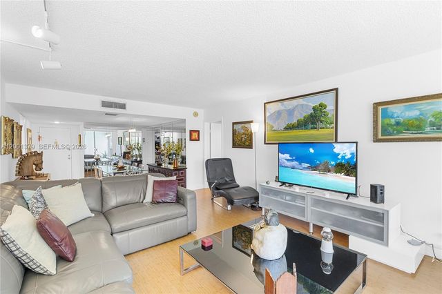 16251 Golf Club Rd 311, Weston, FL 33326