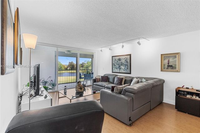 16251 Golf Club Rd 311, Weston, FL 33326