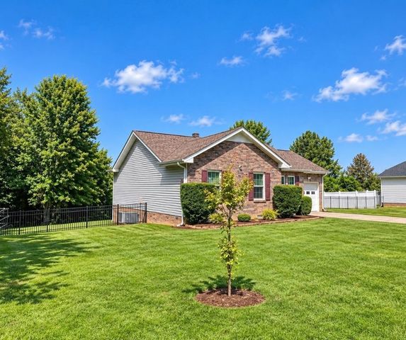 1327 Gip Manning Rd, Clarksville, TN 37042