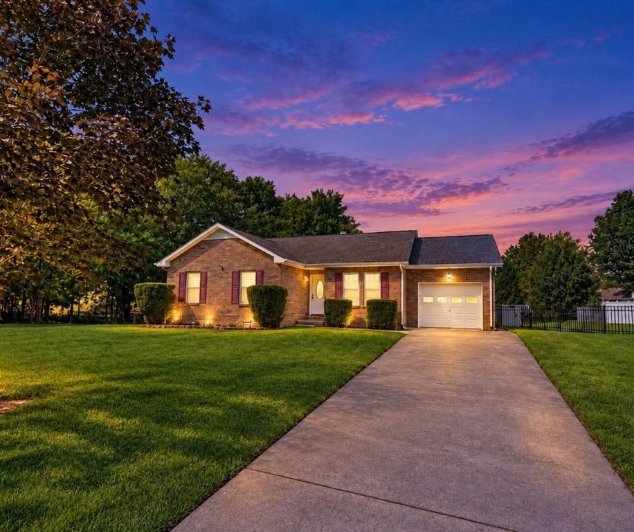 1327 Gip Manning Rd, Clarksville, TN 37042