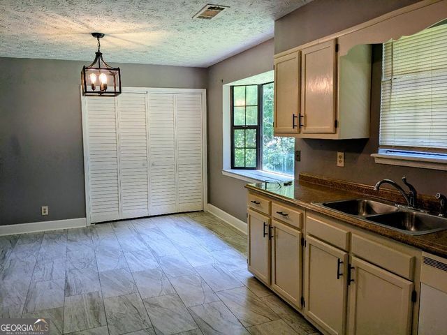 5695 Liberty Road, Union City, GA 30291