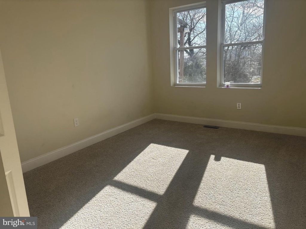 Image 6 of property listing at 3827 BOARMAN AVE, Baltimore, MD 21215