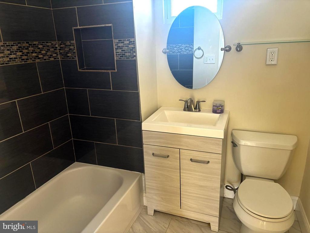 Image 8 of property listing at 3827 BOARMAN AVE, Baltimore, MD 21215