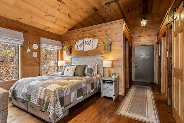 157 County Road 210, Eureka Springs, AR 72632