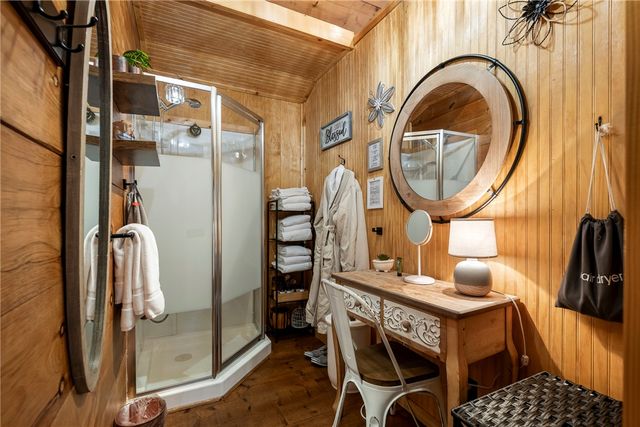 157 County Road 210, Eureka Springs, AR 72632