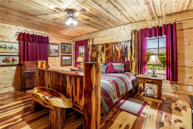 157 County Road 210, Eureka Springs, AR 72632
