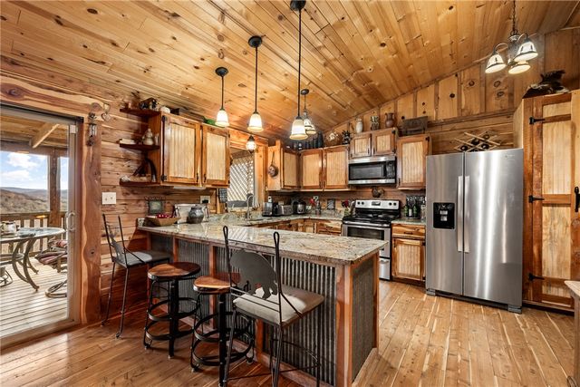 157 County Road 210, Eureka Springs, AR 72632