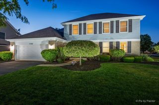 1288 Crystal Shore Drive, Carol Stream, IL 60188